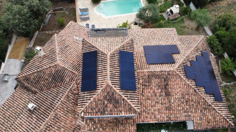 pose photovoltaique sur pans de toiture